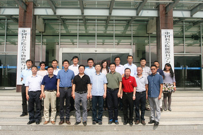 山東省自然科學(xué)基金重大基礎(chǔ)研究計劃“合成微生物細(xì)胞工廠的設(shè)計與構(gòu)建”戰(zhàn)略跟蹤項目在青啟動，推動健康科學(xué)前沿創(chuàng)新